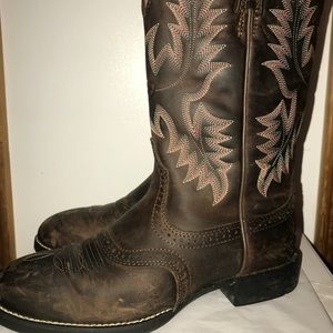 Women’s Ariat western cowboy boots